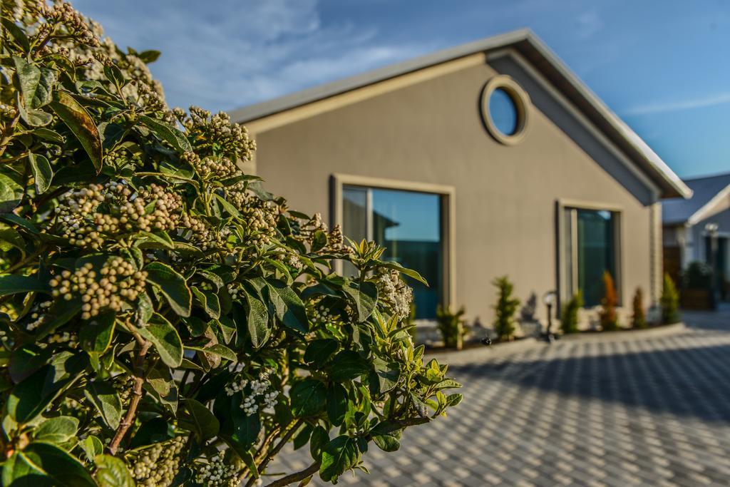 Armada Villa Hotel Zabrat Esterno foto